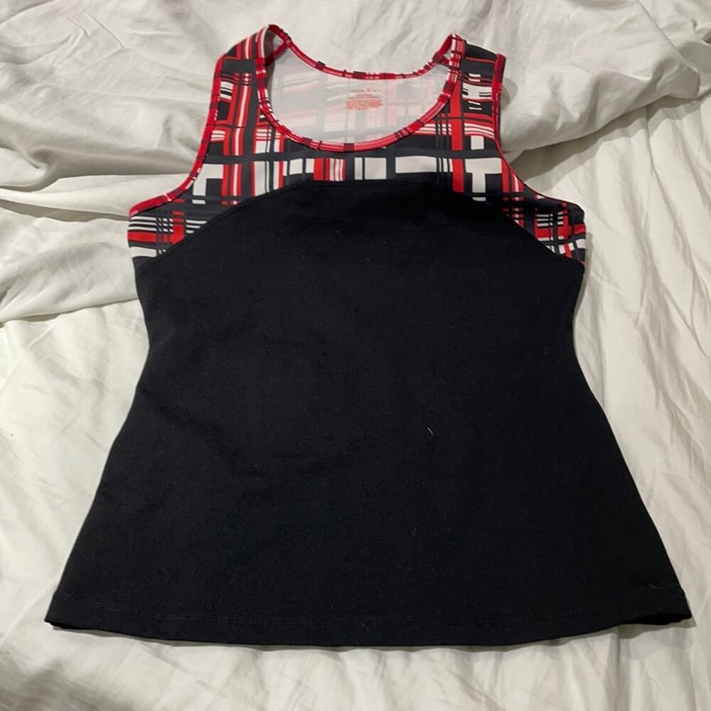 Zella M black white red workout top shaped euc